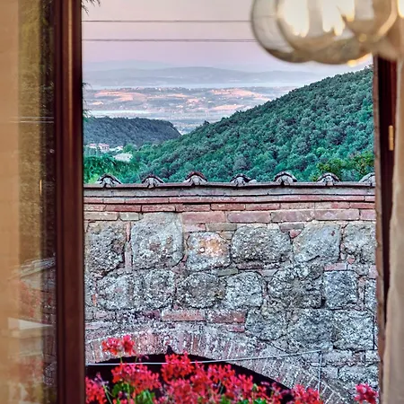 Il Casalone Farm stay *